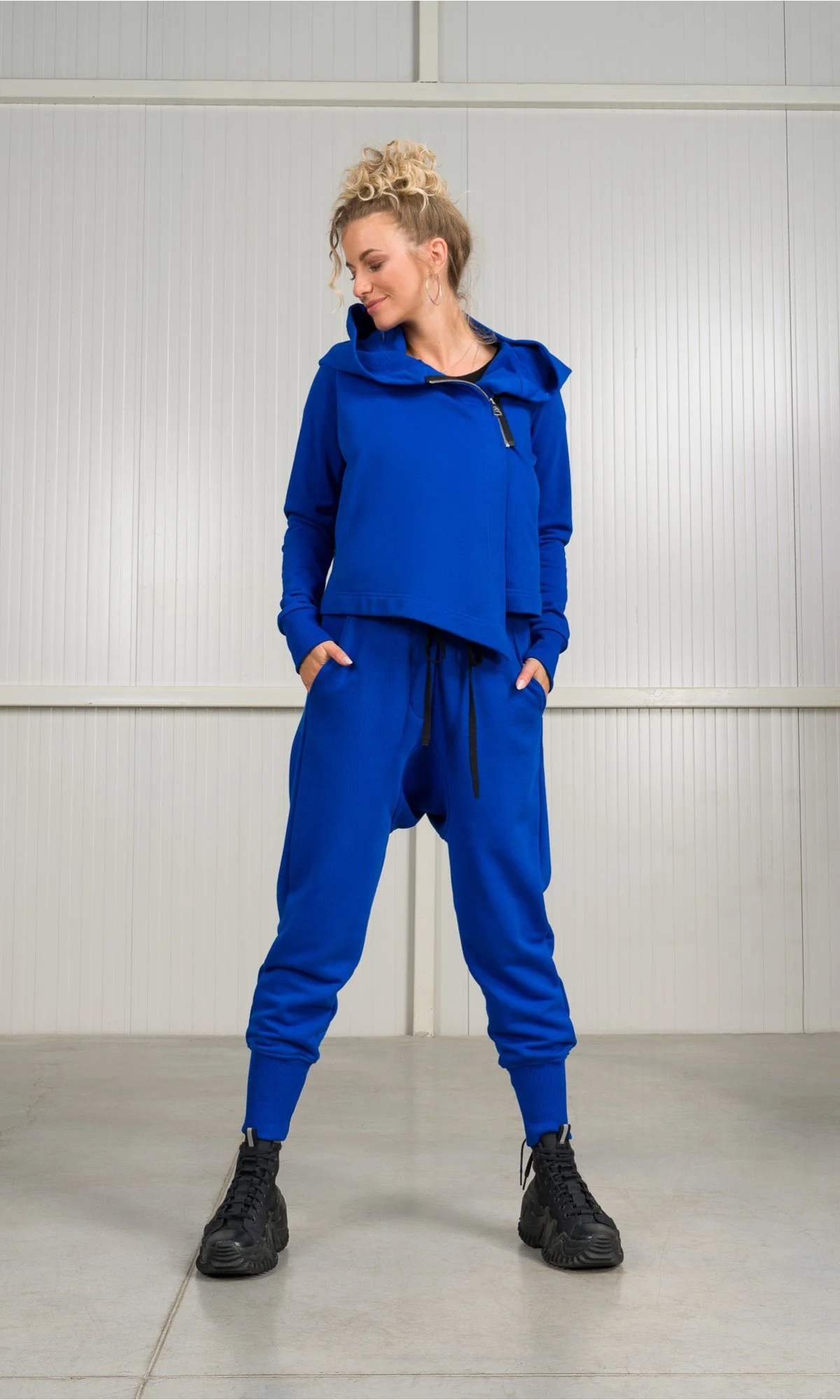 Asymmetric Sweatshirt with Large Hood - Image 9