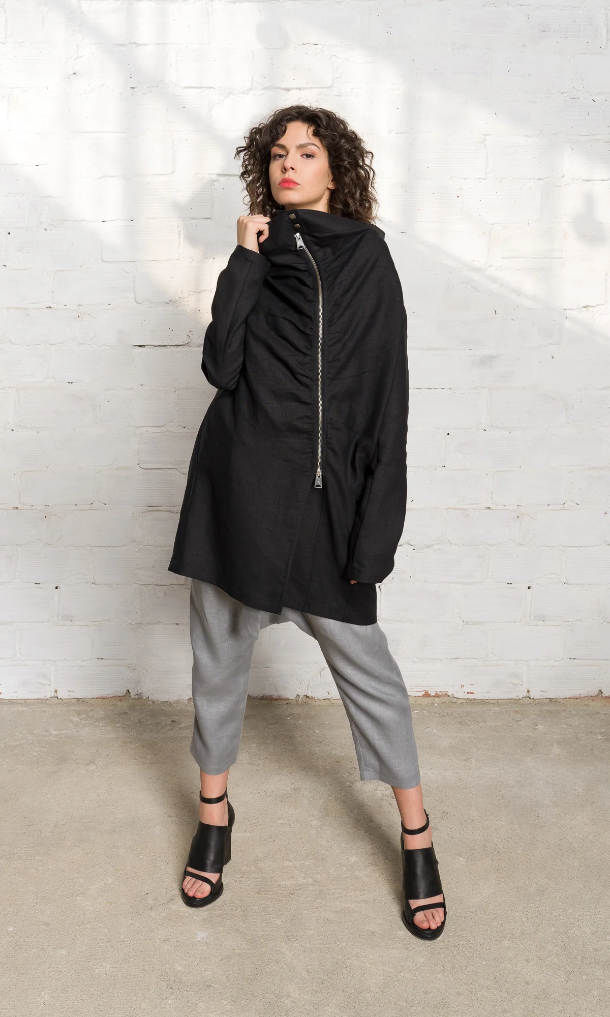 Asymmetric Zipper Closure Linen Jacket - Image 2