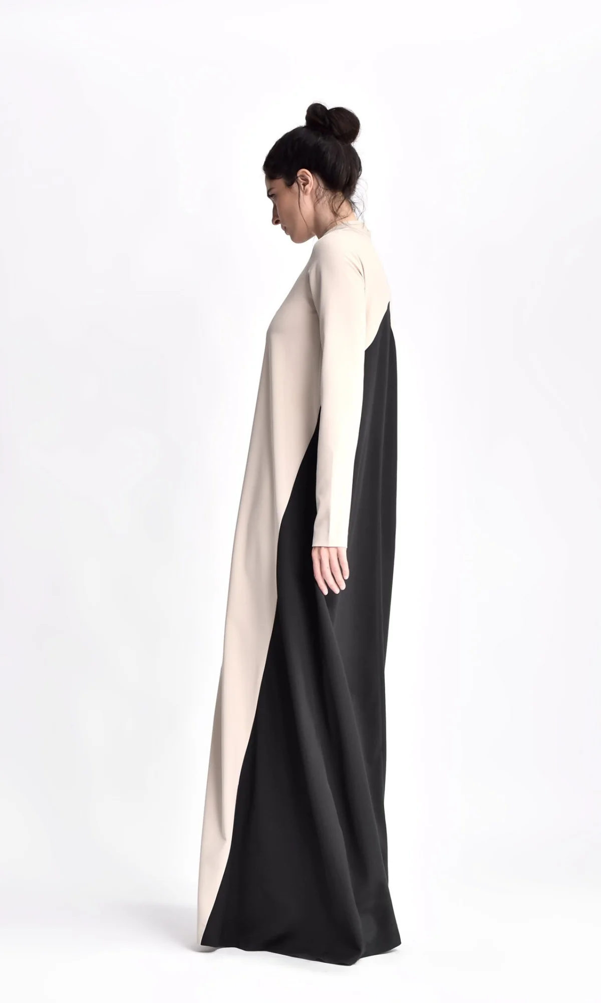 Bicolor Maxi Dress with Long Sleeves - Image 3