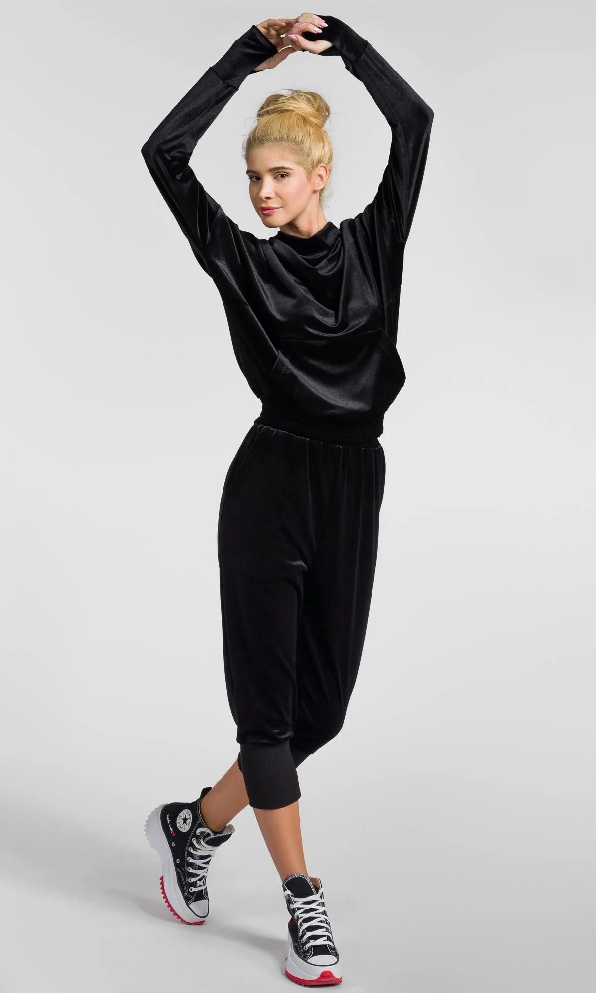 Cropped Velvet Pants with Rib Cuffs - Image 4