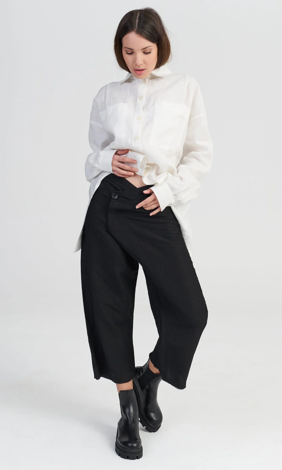 Linen Overlapping Crop Pants - Image 3
