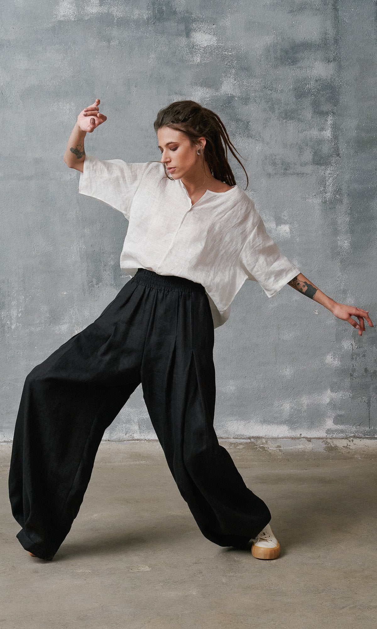Linen Tuck Pants - Image 9