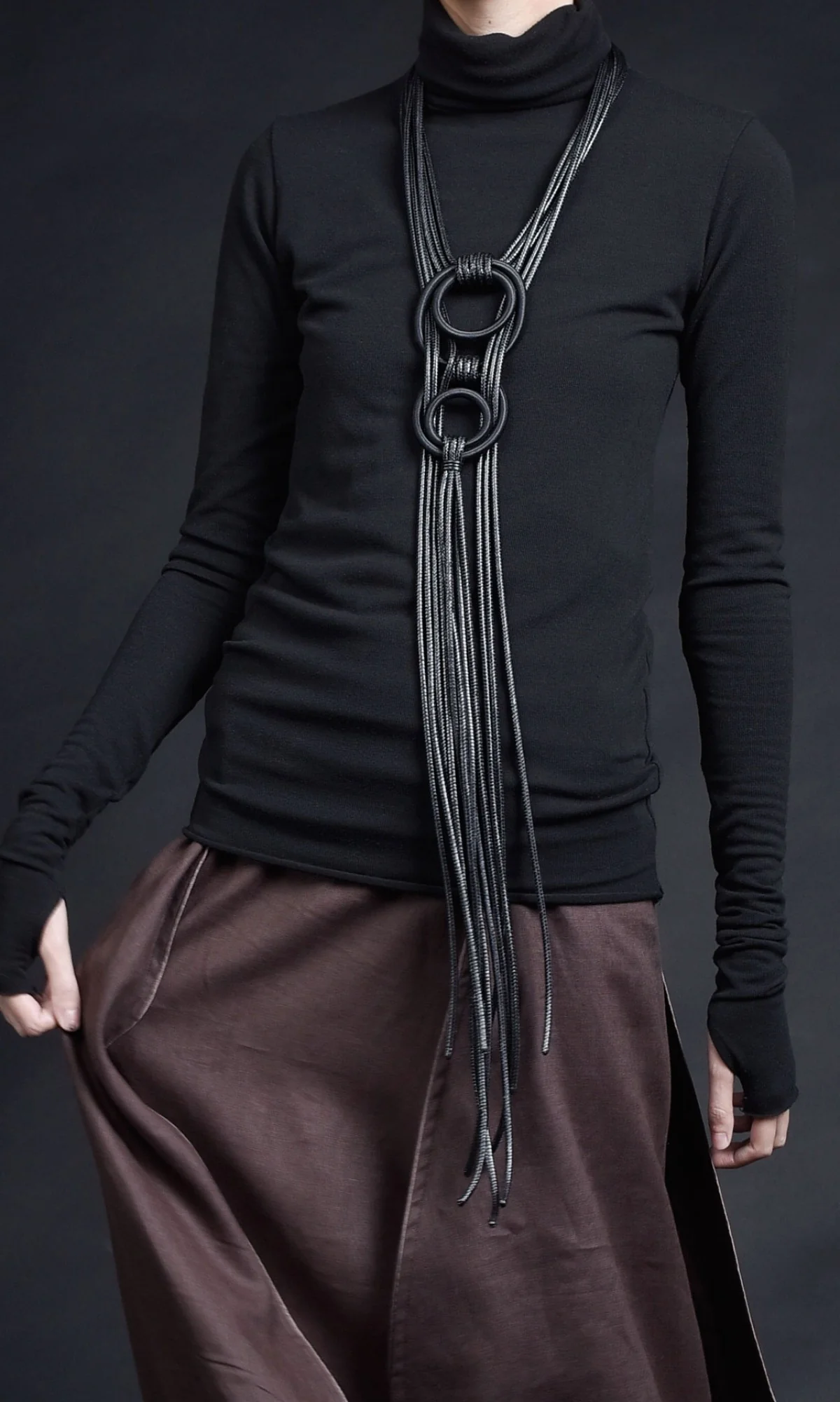 Long Leather Circles Necklace - Image 4