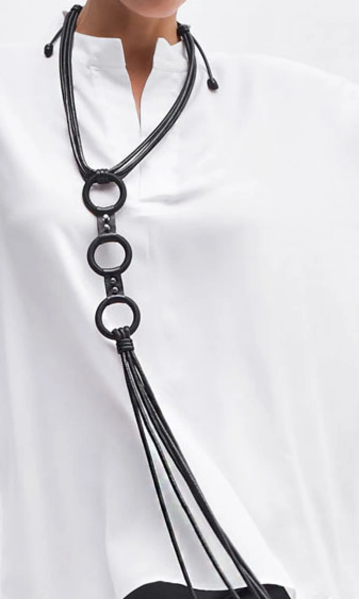 Long Leather circles Necklace - Image 4