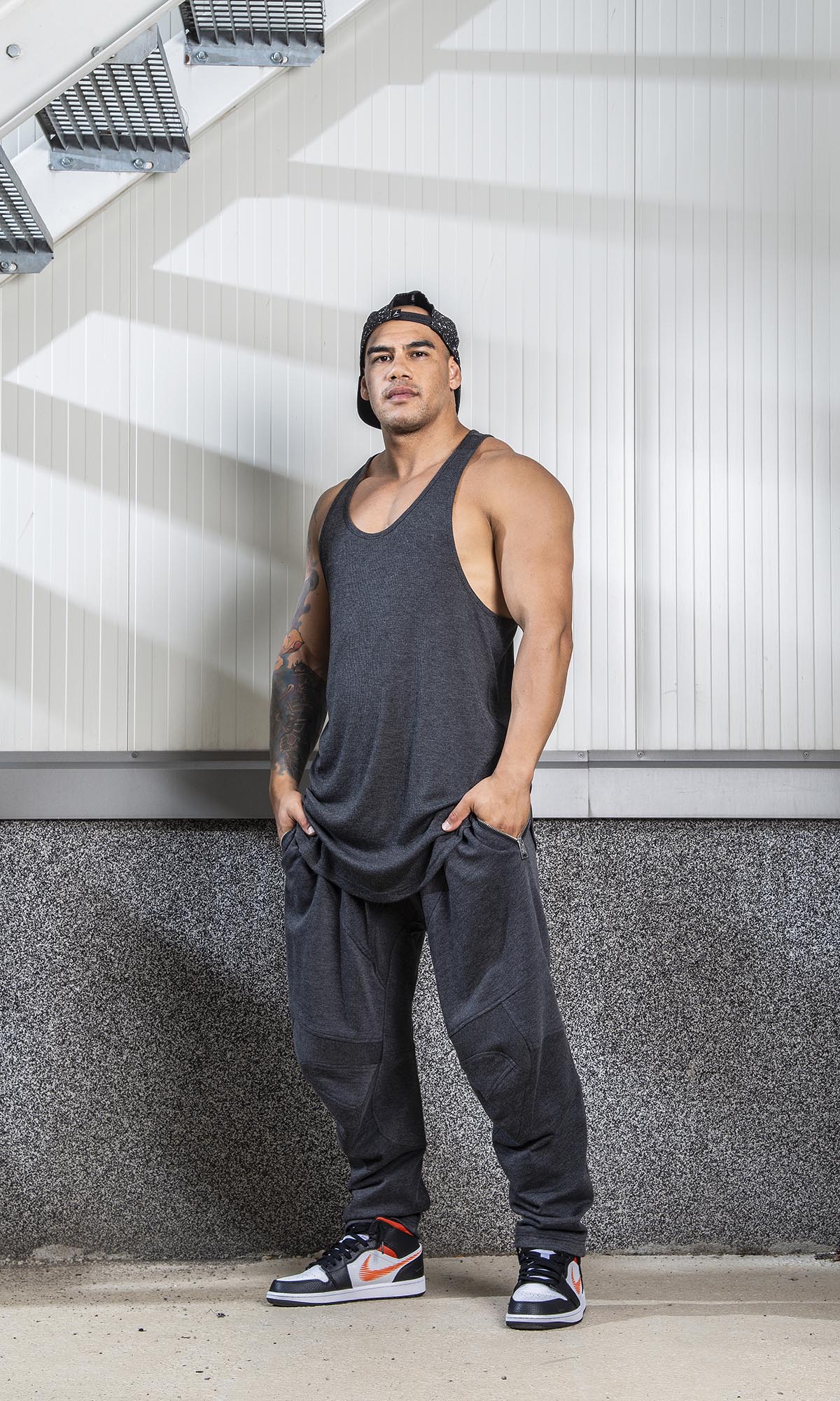 Loose Sweatpants With Ribbed Details - Image 3