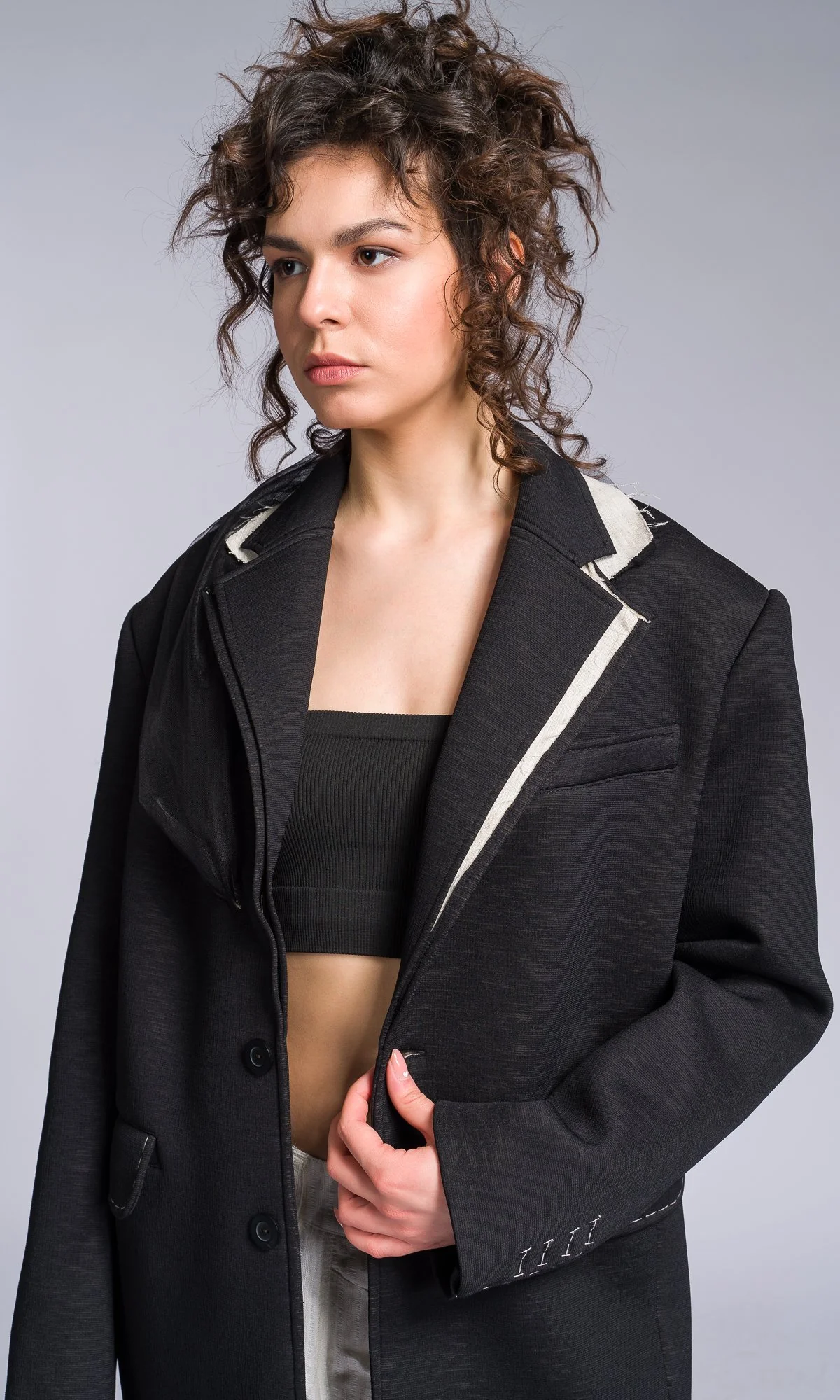 Masculine-cut Blazer with Contrasting Details - Image 8