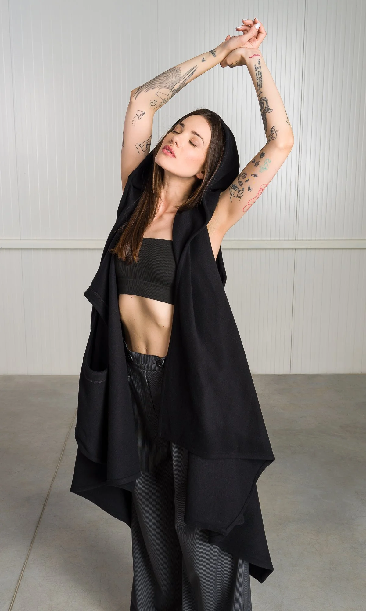 Sleeveless Cashmere Blend Coat with Hood - Image 3