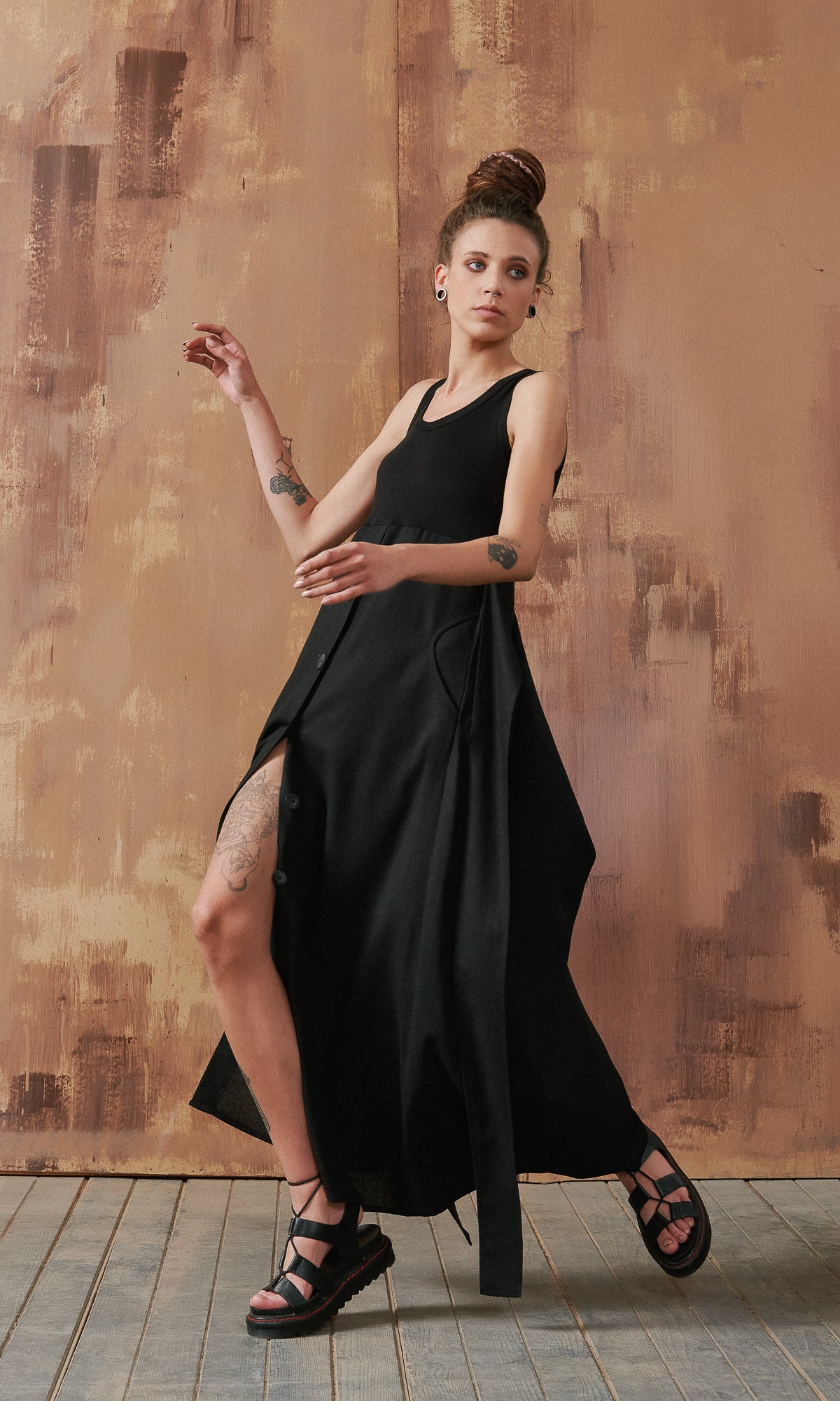 Sleeveless Mixed Dress with Belt - Image 4