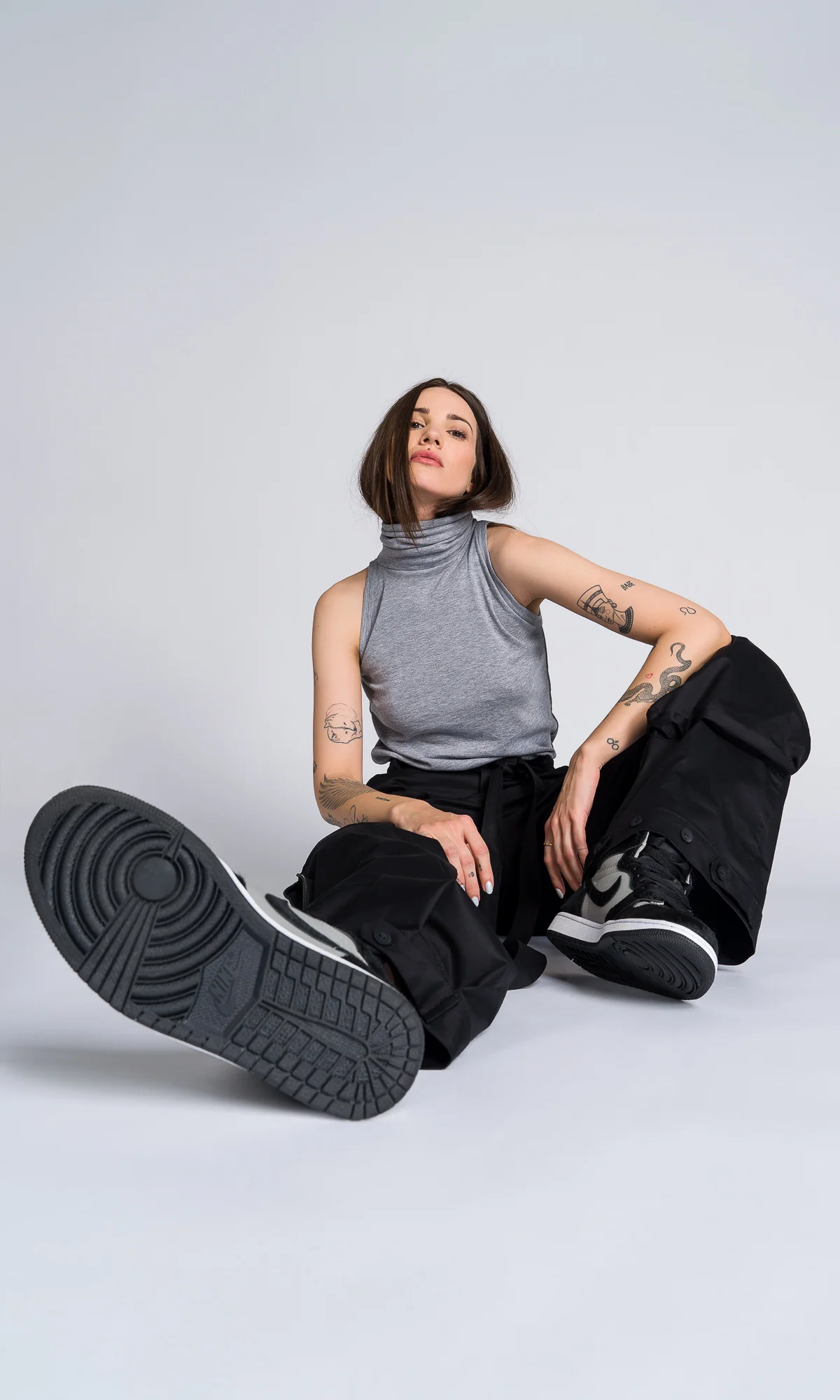 Sleeveless Turtleneck Top - Image 3