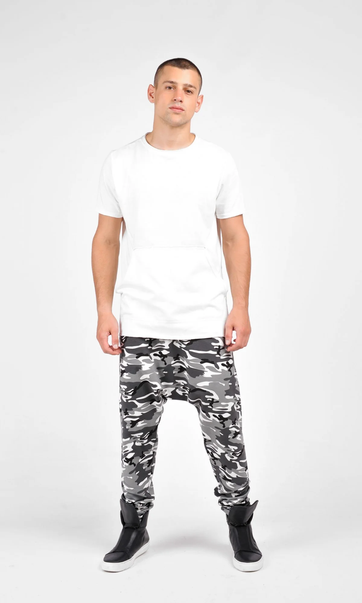 T-shirt with Front Pockets - Image 5