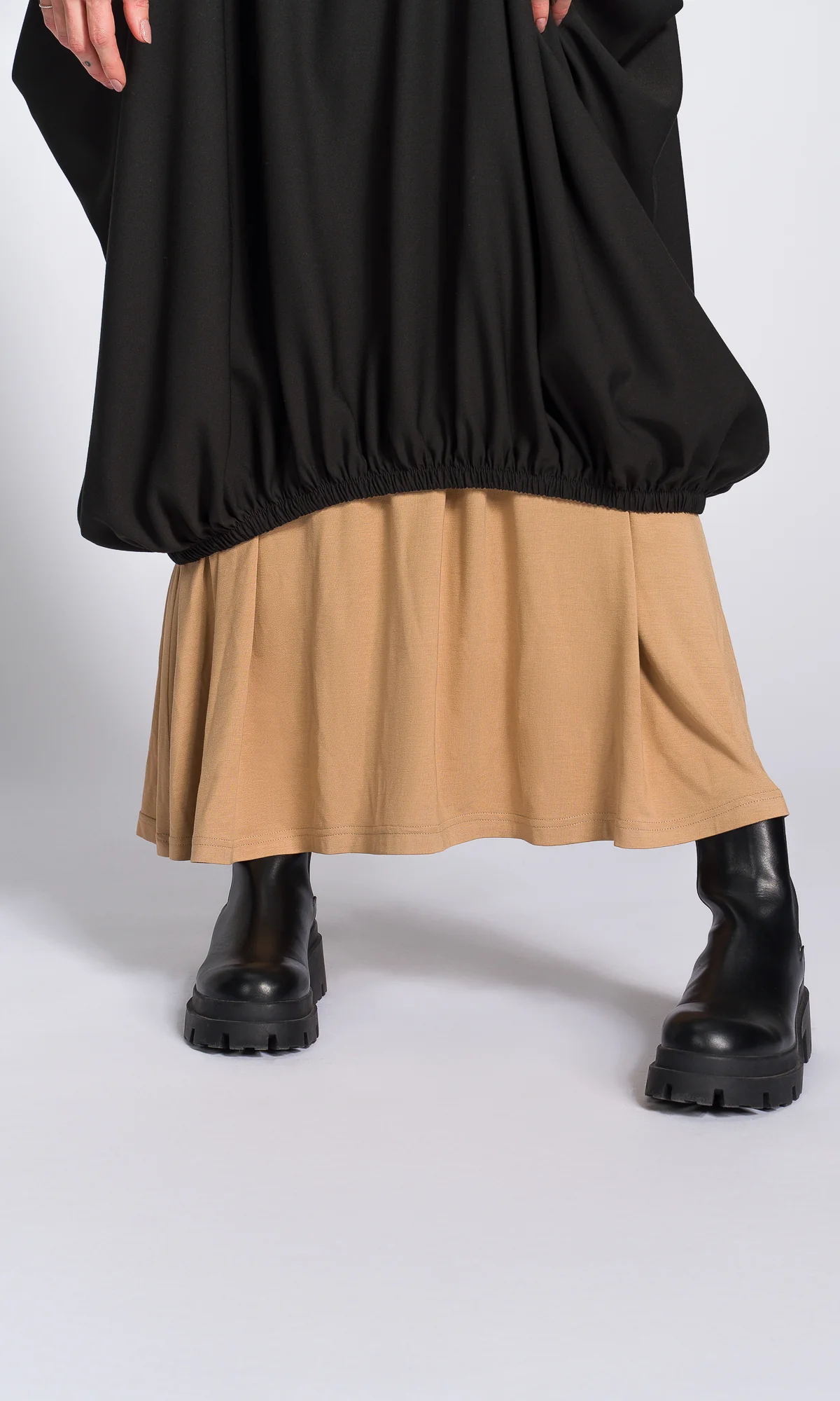Two-piece Set of Casual Midi Dress and Balloon Apron Tunic - Image 10