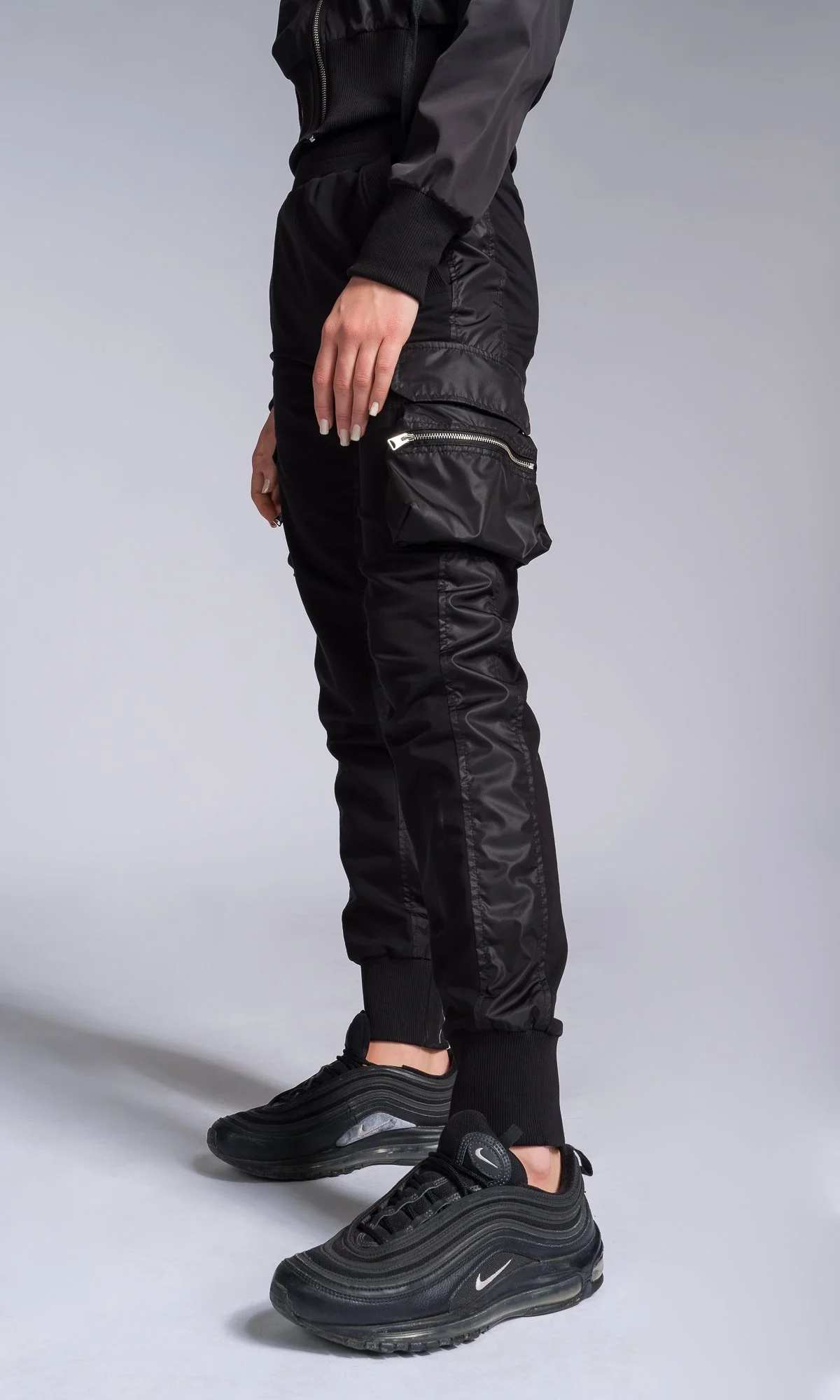 Two-piece Set of Joggers with Cargo Pockets and Cropped Zip-up Hoodie - Image 6