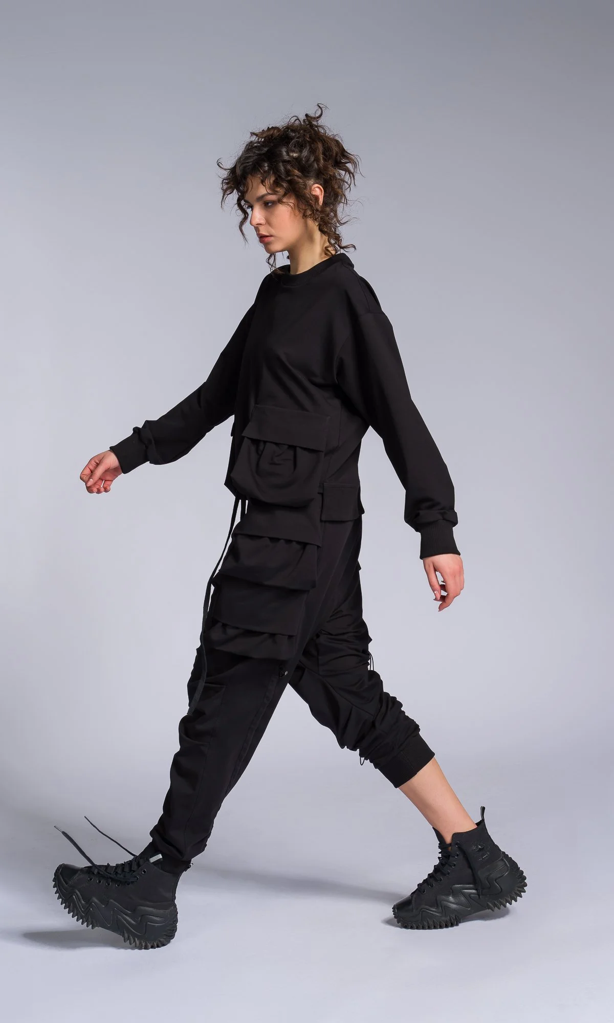 Two-piece Set of Layered Cargo Pockets Sweatshirt and Pants - Image 9