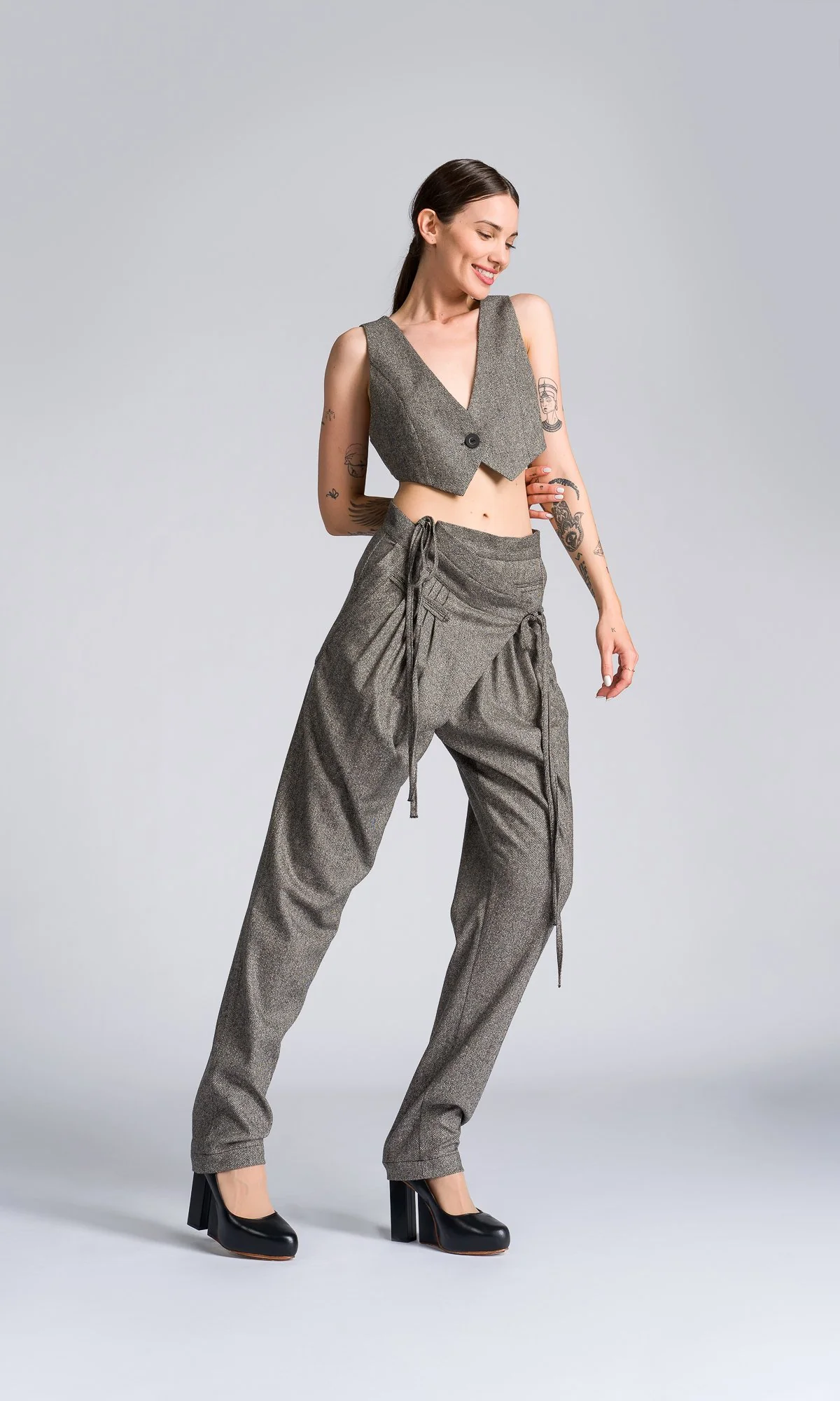 Two-piece Set of Tapered Pants and Cropped Suit Vest - Image 8