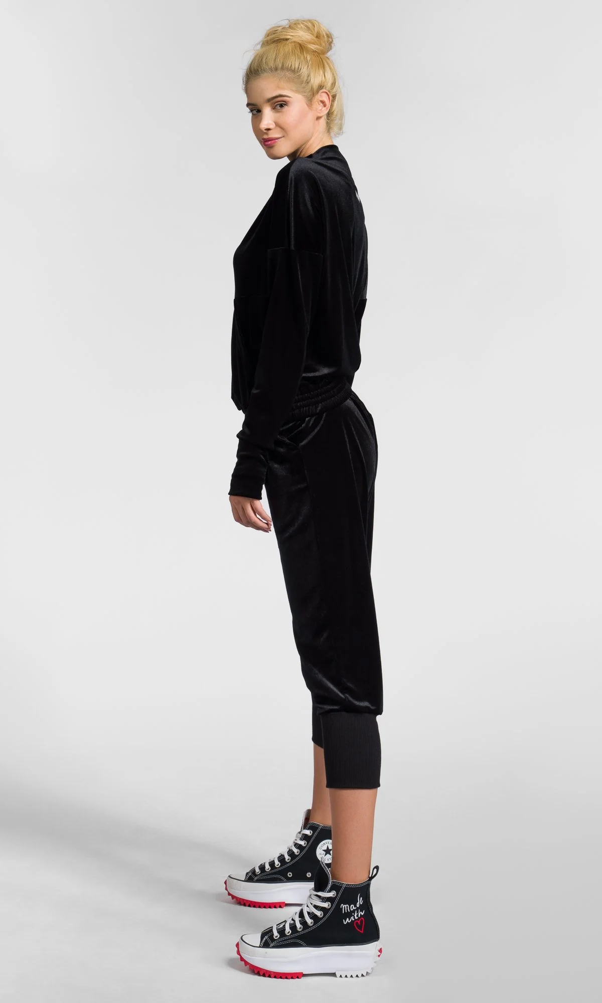 Two-piece Set of Velvet Blouse and Joggers - Image 3