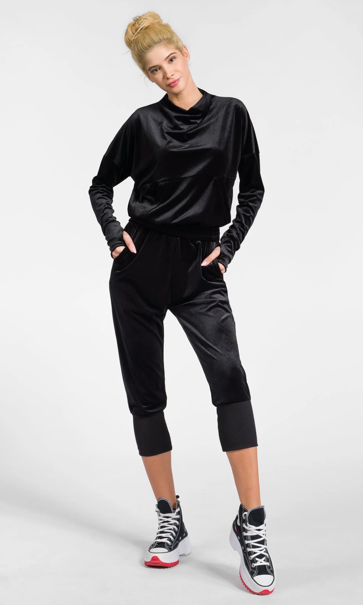Two-piece Set of Velvet Blouse and Joggers - Image 4